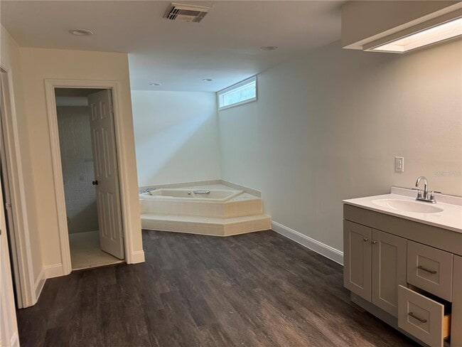 Building Photo - 2450 Sweetwater Country Club Dr