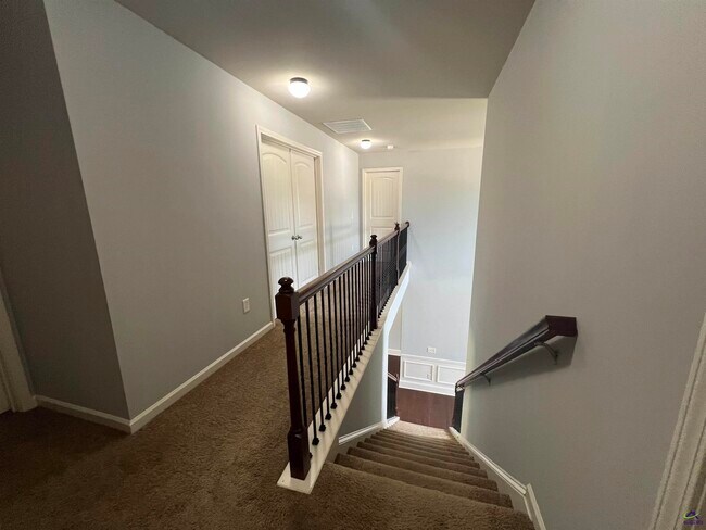 Building Photo - 204 Arden Dr