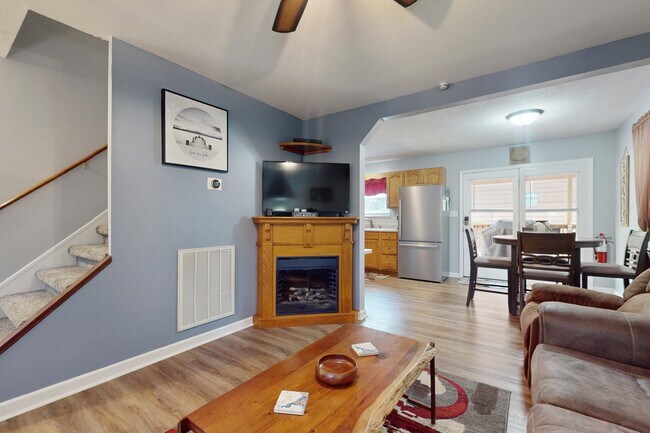 Building Photo - 247 Lakeview Ln