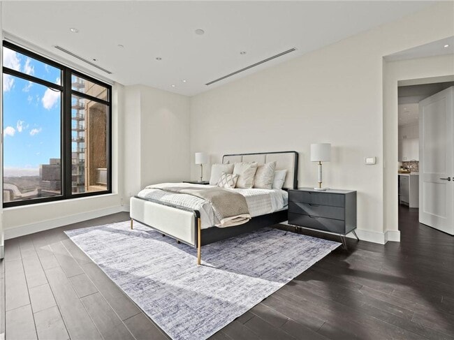 Building Photo - 3376 Peachtree Rd NE