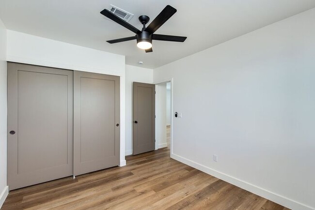 Building Photo - 2bedroom Casita