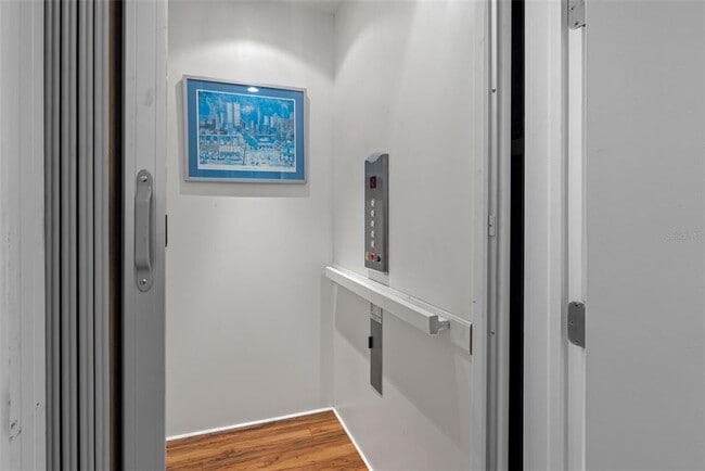 Building Photo - 6012 Yeats Manor Dr