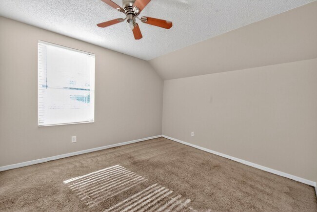 Building Photo - MUST SEE!! Huge 4 Bedroom / 2 Bath Single Family Home For Rent - SECTION EIGHT ACCEPTED