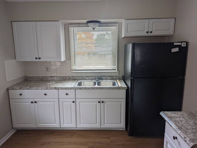 Building Photo - 8129 W Villard Ave