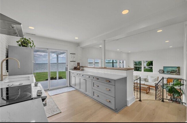 Building Photo - 4701 River Shore Rd