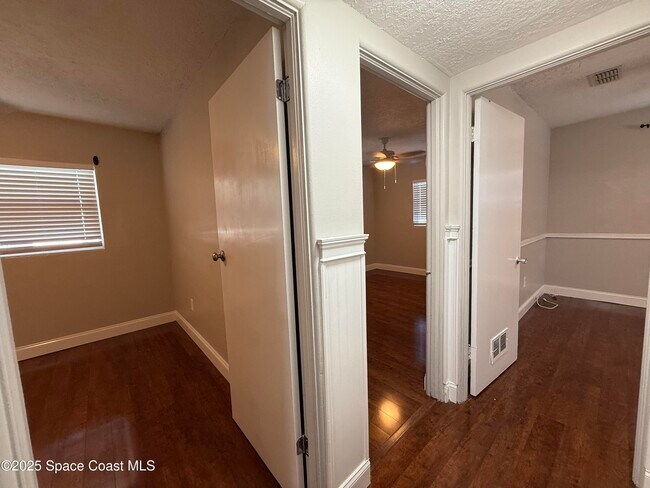 Building Photo - 5 N Deleon Ave