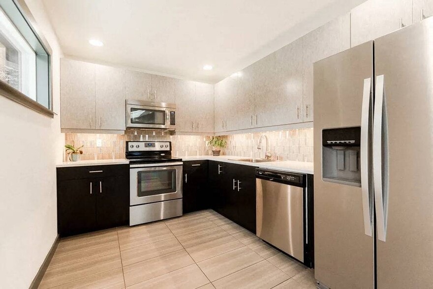 Primary Photo - Ellyson Apartment Homes