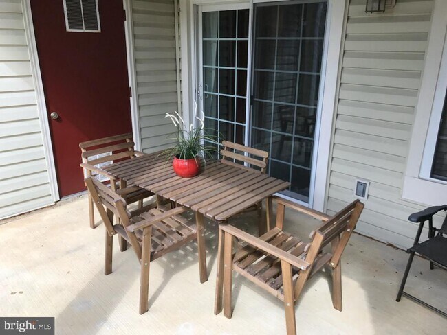 Building Photo - 6491 Cheyenne Dr