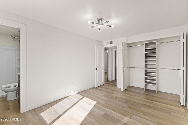 Building Photo - 3763 E Evans Dr