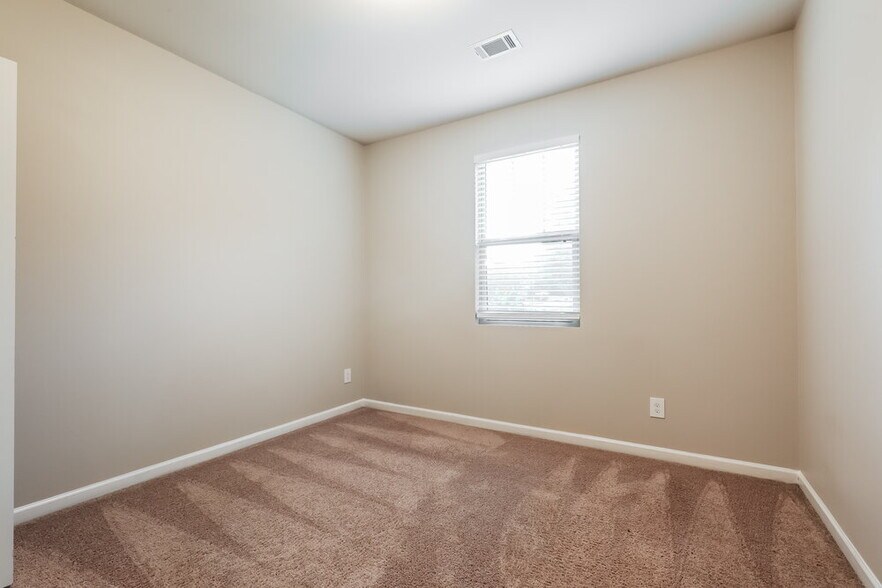 Building Photo - 700 Feldwood Ln