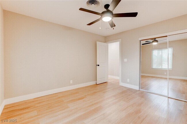 Building Photo - 1404 Campbell Dr