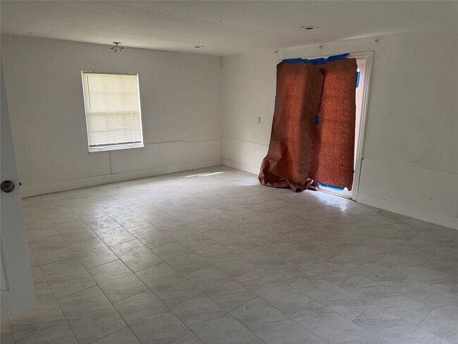 Building Photo - 4551 NW 12th St