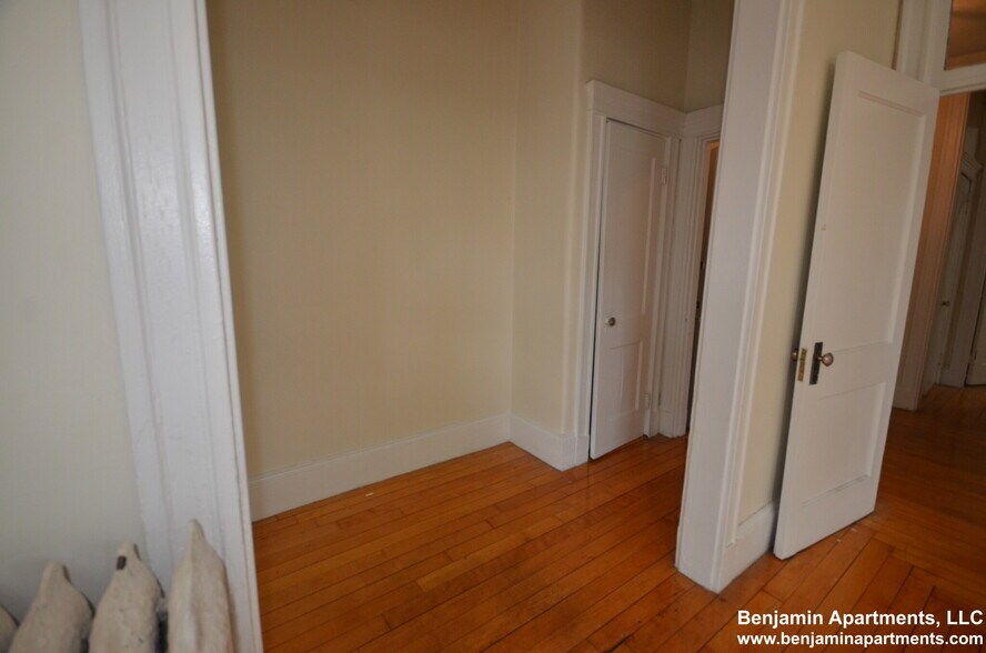 Building Photo - 1822 Beacon St