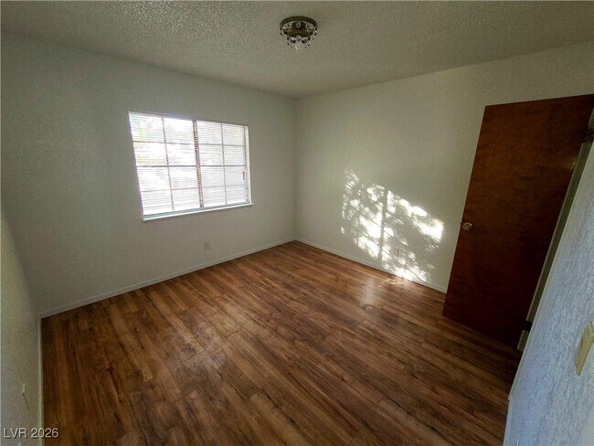 Building Photo - 5105 Eldora Ave