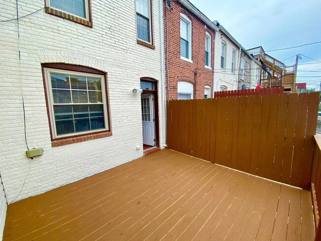 Building Photo - Exceptional 2bed/3ba Patterson Park Home - Large Rear Deck & Parking Pad!