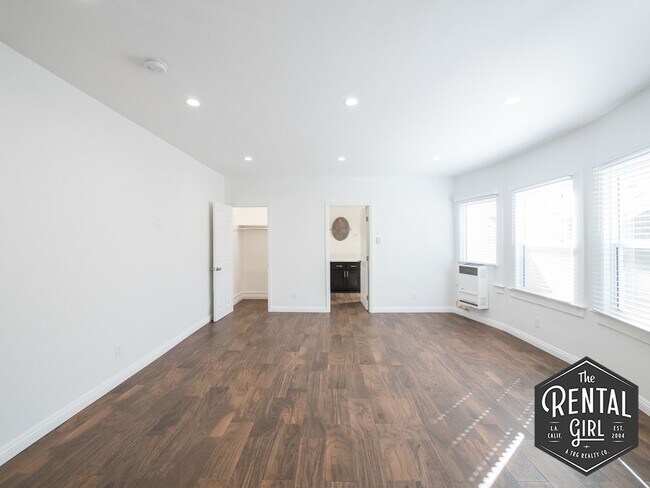 Building Photo - 40 Rose Ave