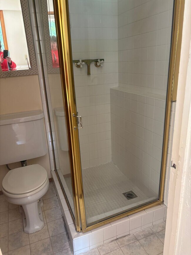 Building Photo - Enjoy 1.125 Acres near Downtown McMinnville