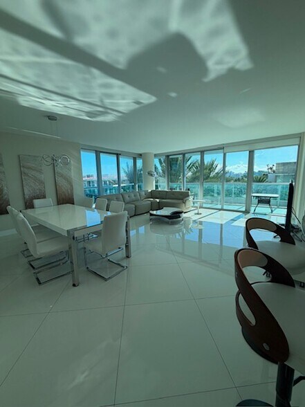 Building Photo - 9401 Collins Ave