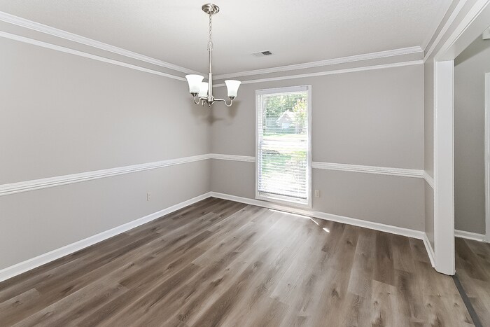 Building Photo - 9008 Country Leaf Cove