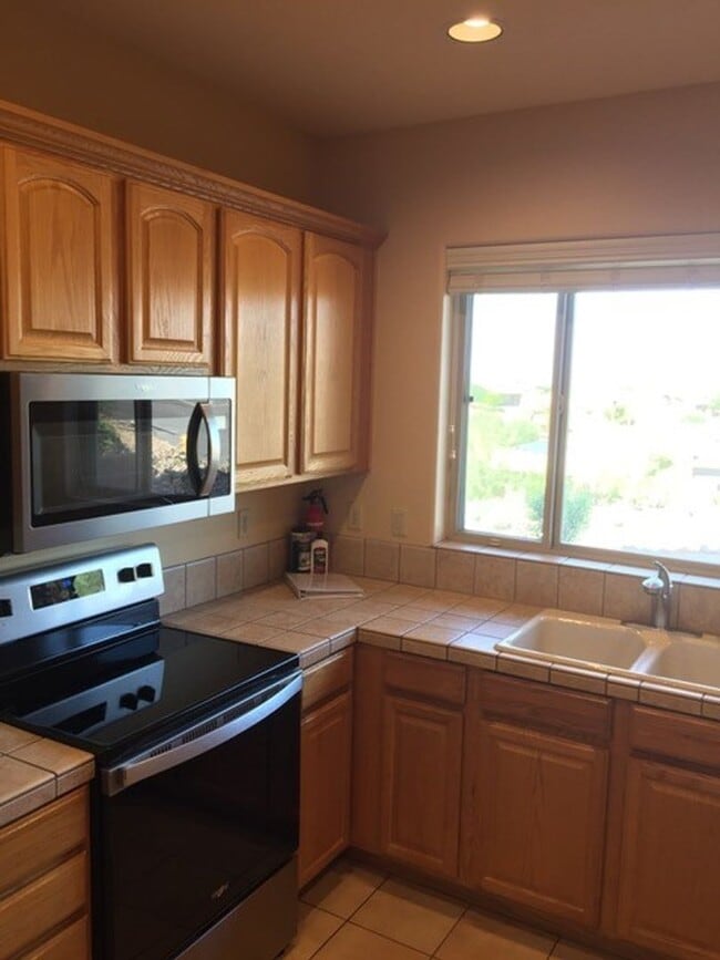 Building Photo - 12608 Mountainside Dr