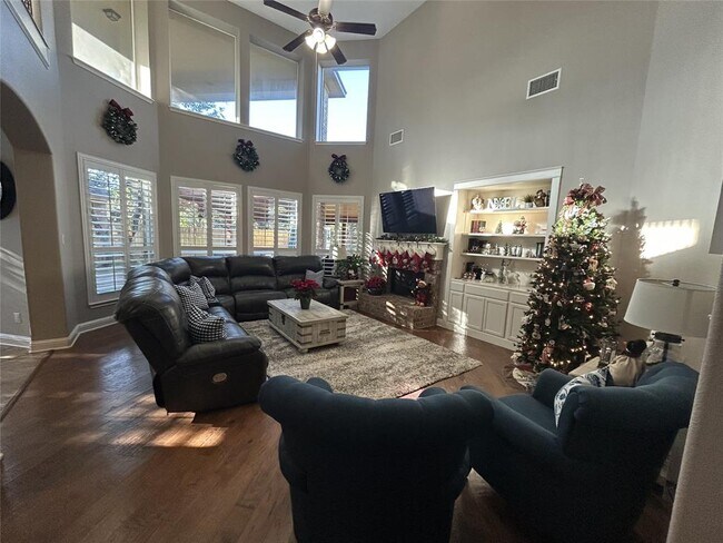 Building Photo - 6512 Mitra Dr