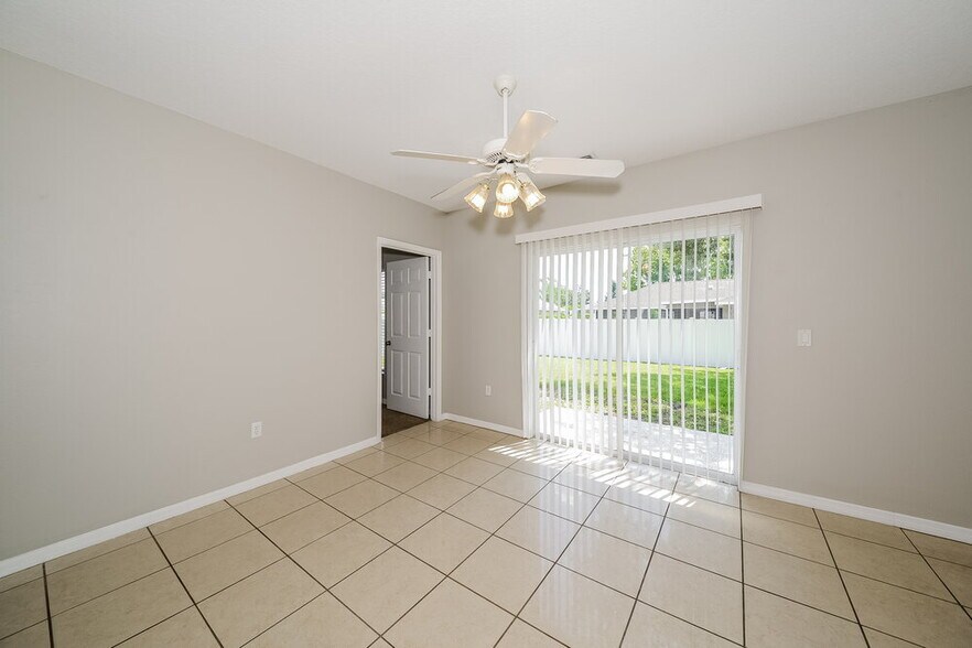 Building Photo - 3415 30th Ln E