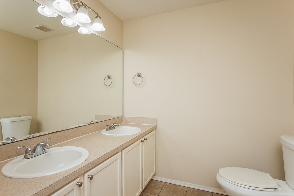 Building Photo - 2630 Walden Ct