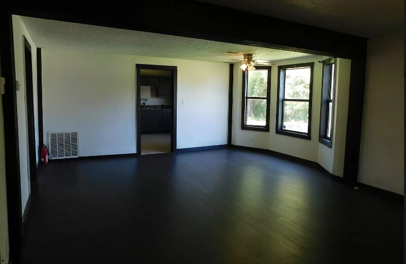 Building Photo - 3115 W 40th St