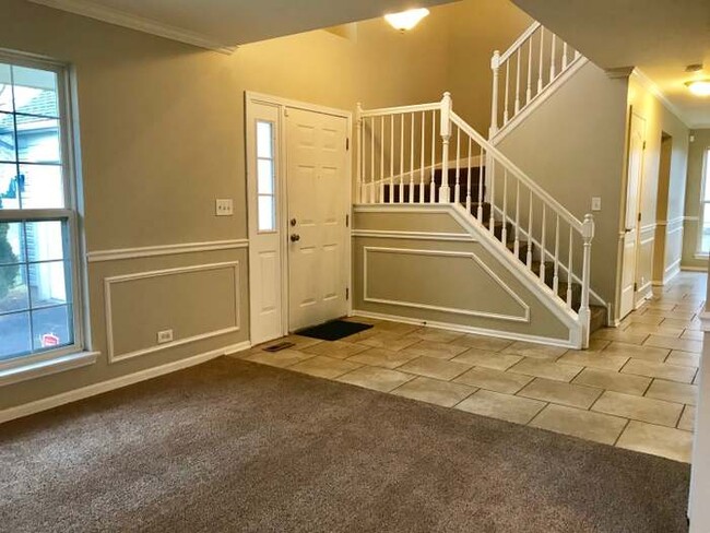 Building Photo - 2105 Aspen Dr