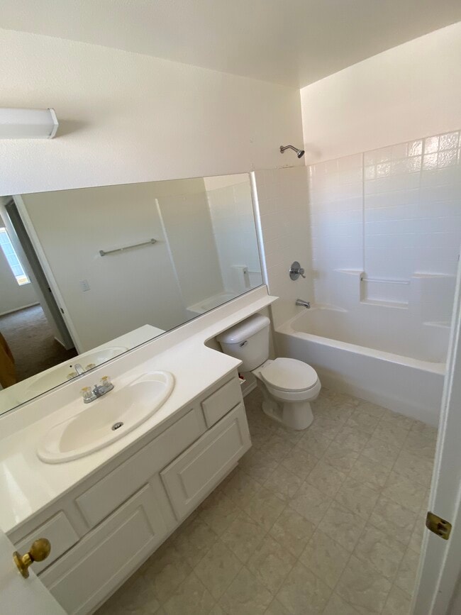 Building Photo - 25621 Prospect Ave