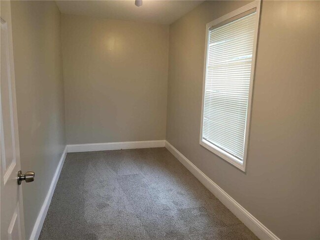Building Photo - 3873 King Edward Trail SW