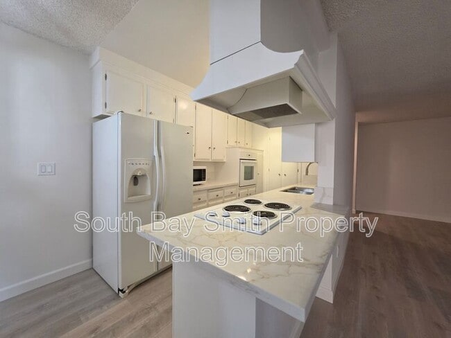 Building Photo - 8710 Delgany Ave