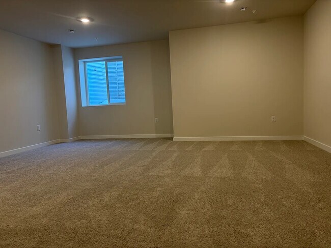 Building Photo - 101 Abramo Victor Dr