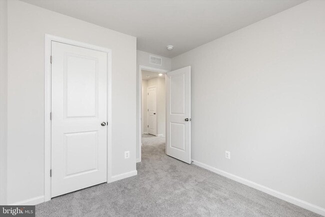 Building Photo - 405 17th Ave
