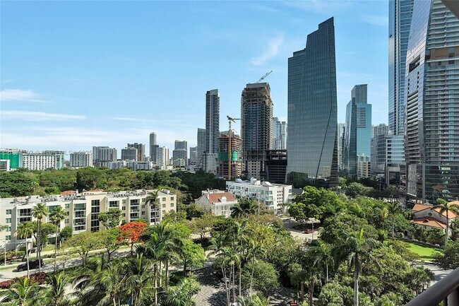 Building Photo - 1581 Brickell Ave