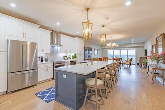 Building Photo - 5211 Highpointe Lakes Dr