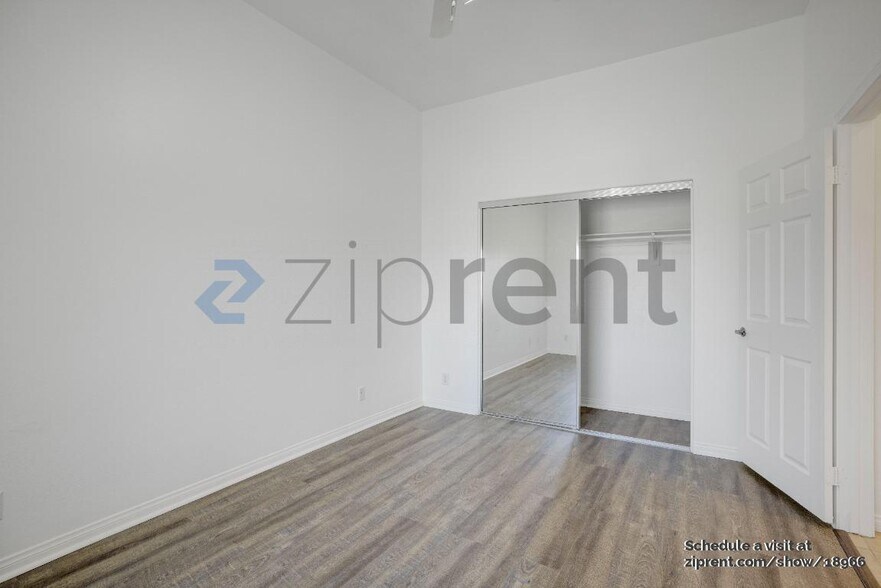 Building Photo - Unit C