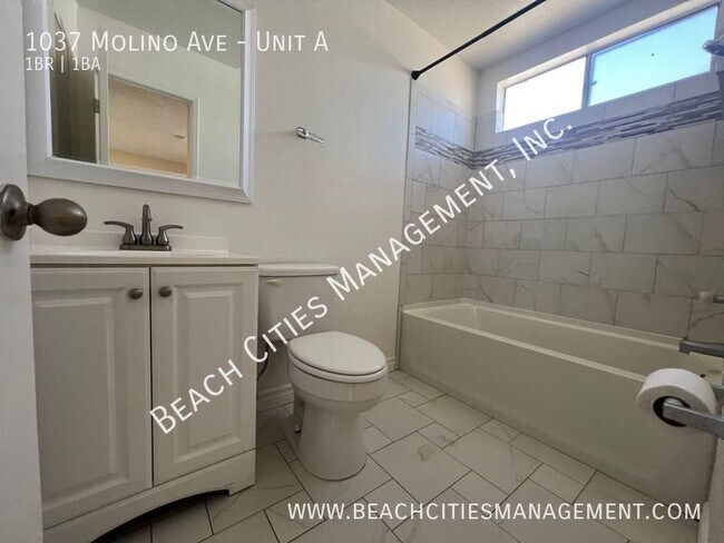 Building Photo - 1037 Molino Ave