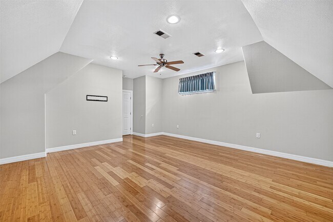 Building Photo - 13819 Lakeview Meadow Dr