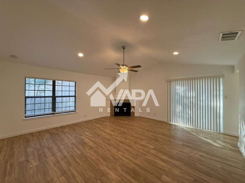 Building Photo - 10038 Raven Field Dr