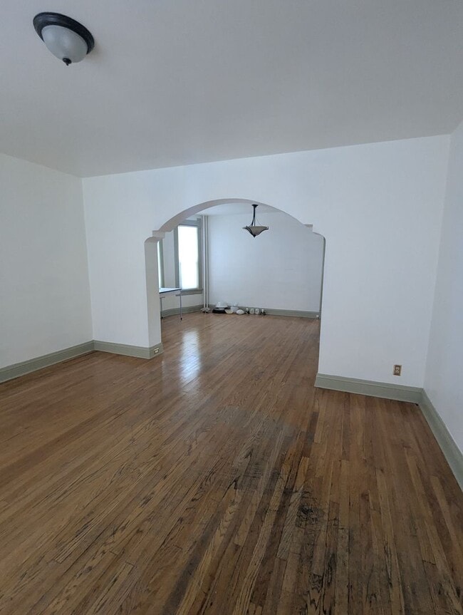 Building Photo - 109 Sherman St