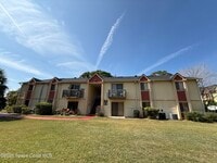Building Photo - 2100 Forest Knoll Dr NE