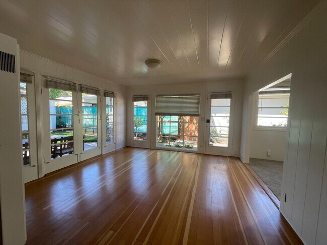 Building Photo - 501 Palmer Ln