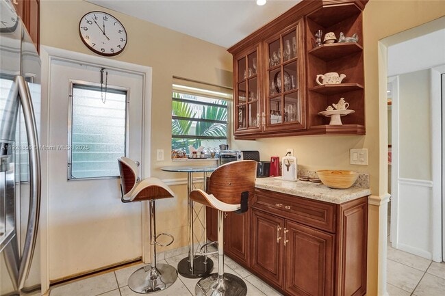 Building Photo - 330 SE 2nd St