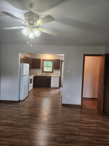 open concept kitchen - 4304 E Santa Anna Dr