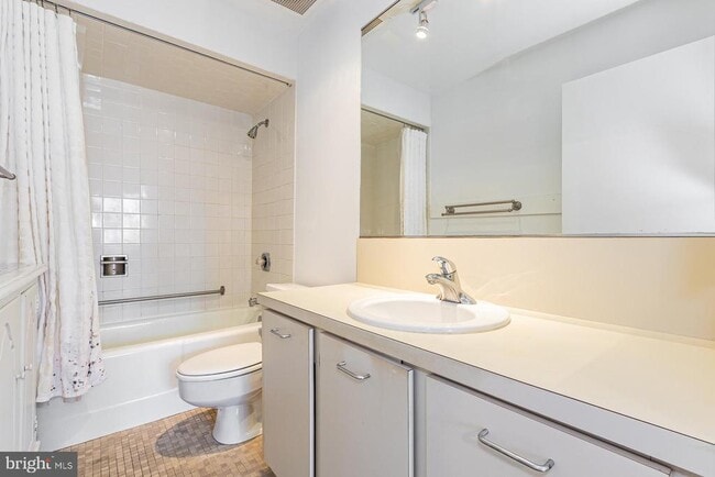 Building Photo - 1 Markham Rd