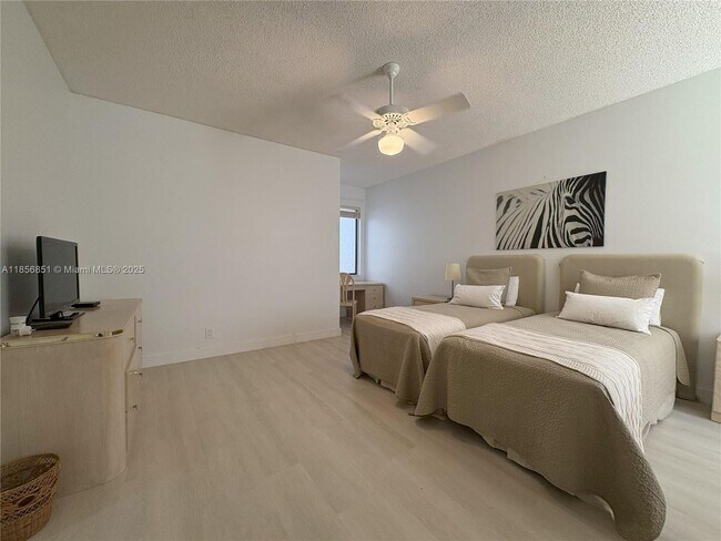 Building Photo - 2538 Windsor Way Ct