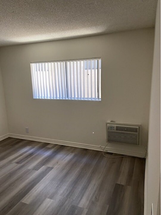 Building Photo - 1402 N Alta Vista Blvd