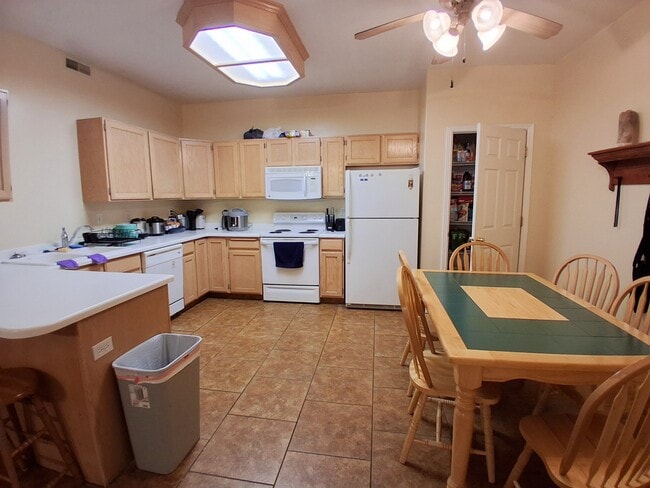 Building Photo - 345 Belmont Pl