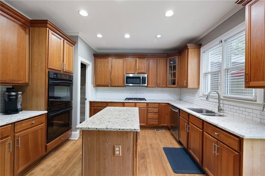Building Photo - 227 Oakwind Pointe